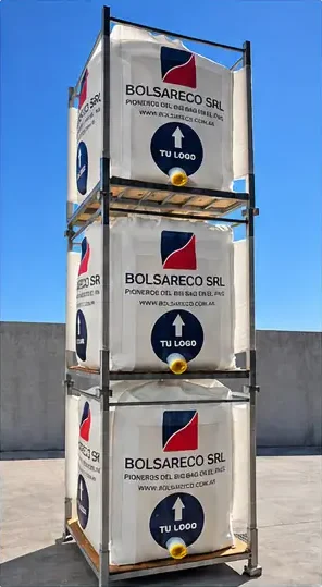 Tres sistemas MULTIWAY cargados estibados en altura